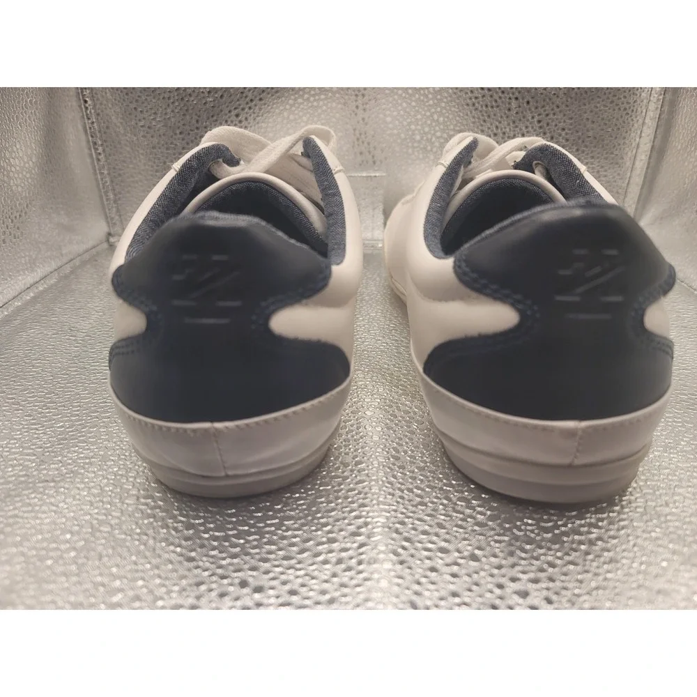 IZOD Men's White Memory Foam Lion Sneakers Size 9M Casual Low Top Comfort Shoes‎